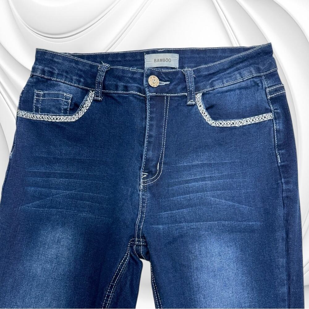 BAMBOO Women’s 11 (juniors) Flare Leg Blue Jeans
